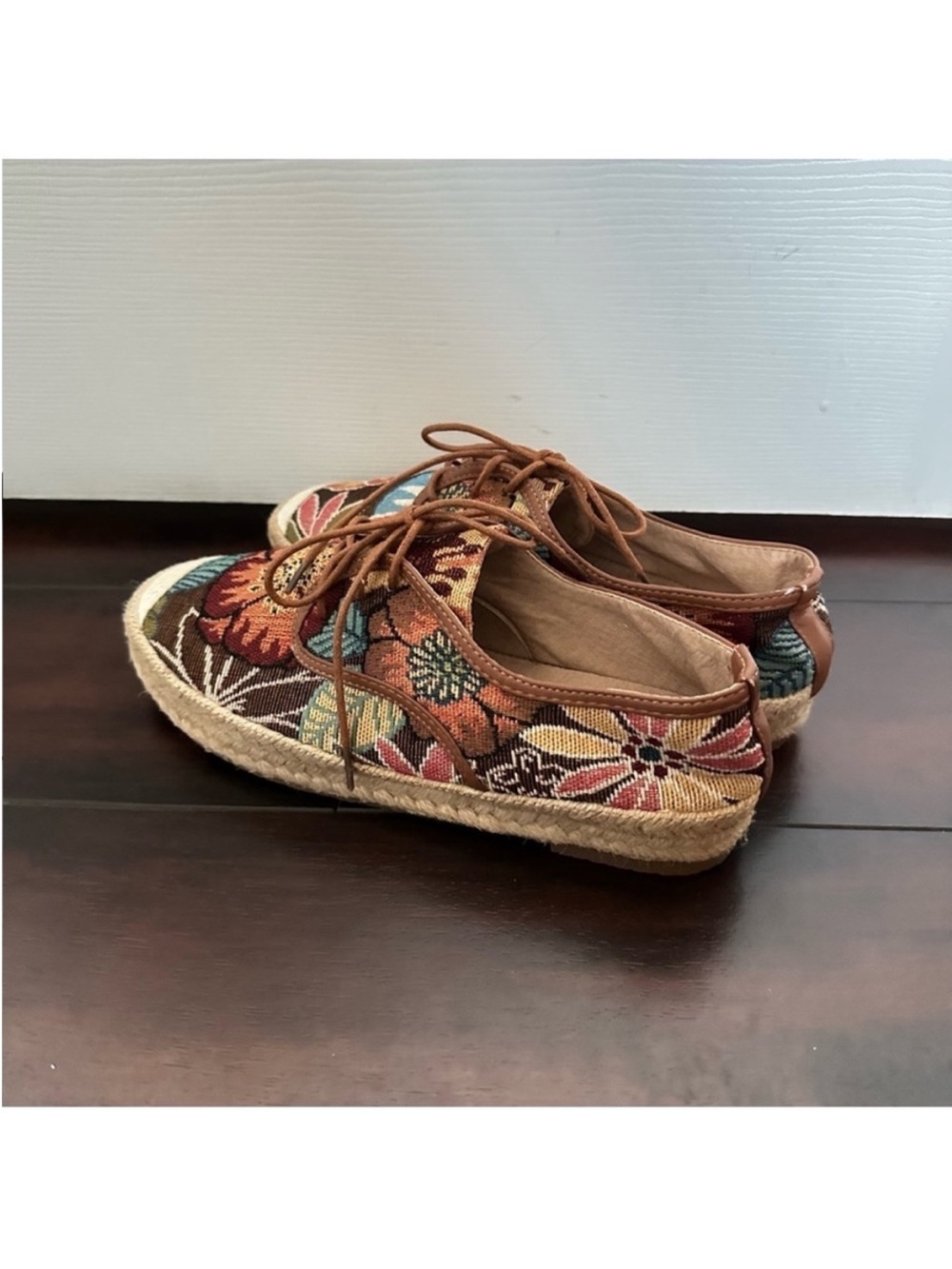 Size 8 (EU 39) Women’s Floral Tapestry Espadrille Sneakers Lace Up Boho Shoes - Picture 5 of 8